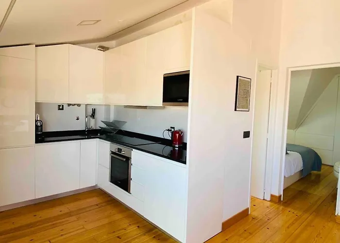 Sea View Loft 30 Secs To In Historic Old Town Apartamento