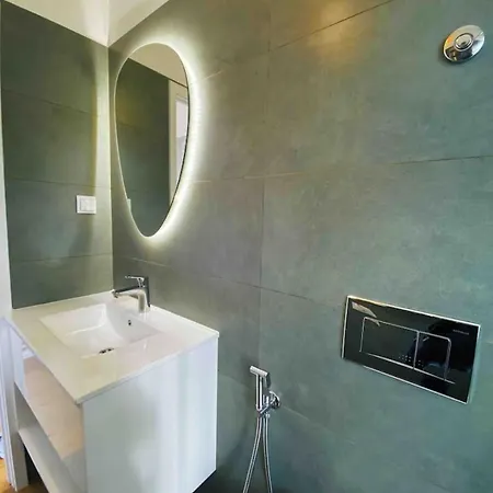 Sea View Loft 30 Secs To In Historic Old Town 公寓
