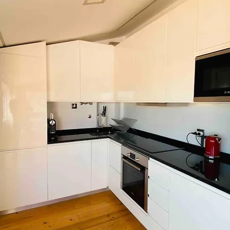 Sea View Loft 30 Secs To In Historic Old Town Cascais