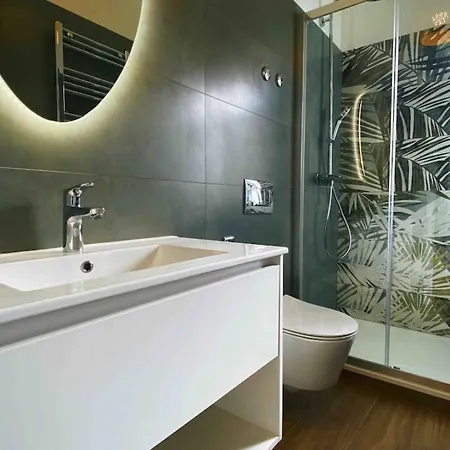 Sea View Loft 30 Secs To In Historic Old Town Cascais